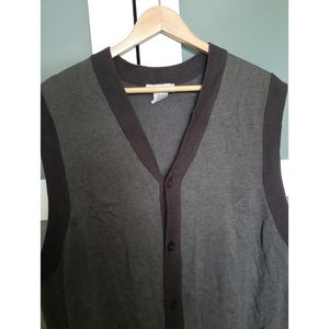 Two-tone sweater vest